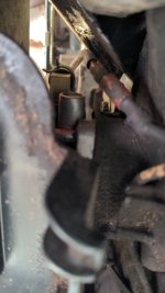 open-hose-by-fuelpump-far-end-at-carb1.jpg