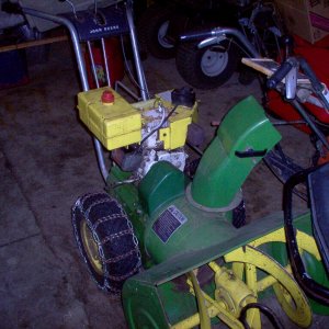 John Deere 8 HP\ 26" cut