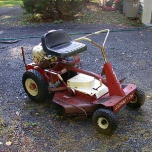 Lawn%20Mower%20007%20(1)%20(Small)