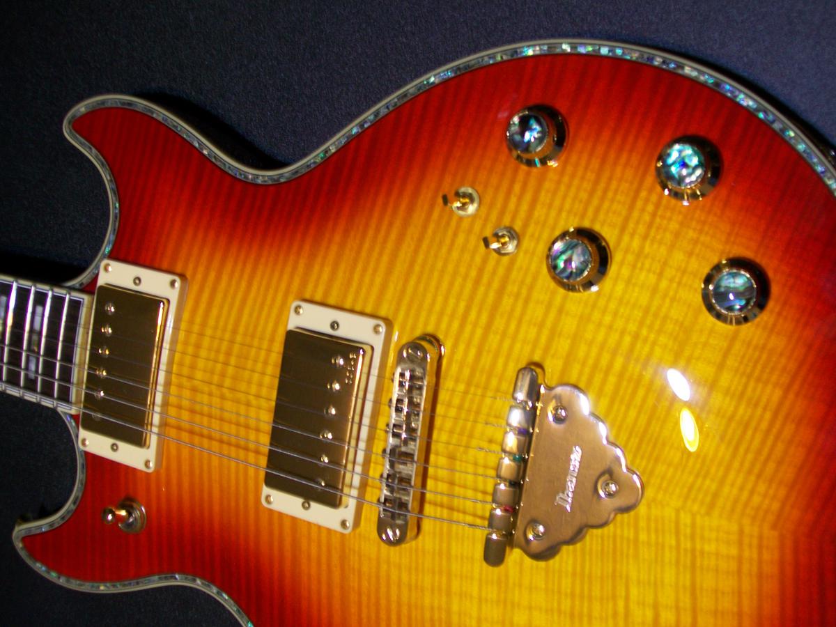 100 0817   '13  Ibanez AR420. Gold toggle switches and Q-Parts abalone knobs