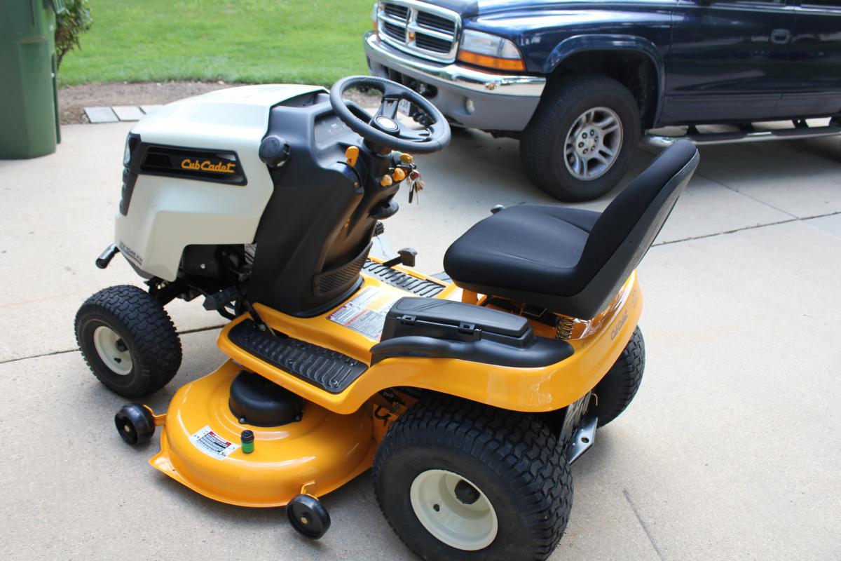 2012 Cub Cadet 21 HP Kawasaki Engine - 1046KW