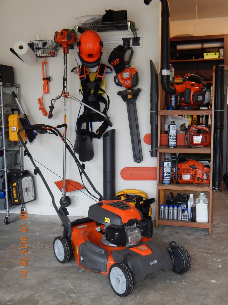 Husqvarna HU800AWD Walk Behind Mower