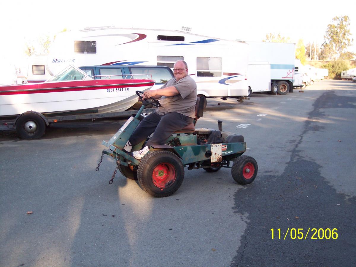 RIDING MOWER  RANSOM 002